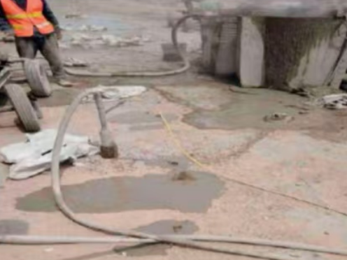 台山水泥混凝土路面板底注浆技术 路面脱空注浆整治方案